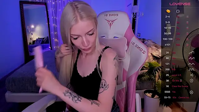 AnyaTaylor_ webcam