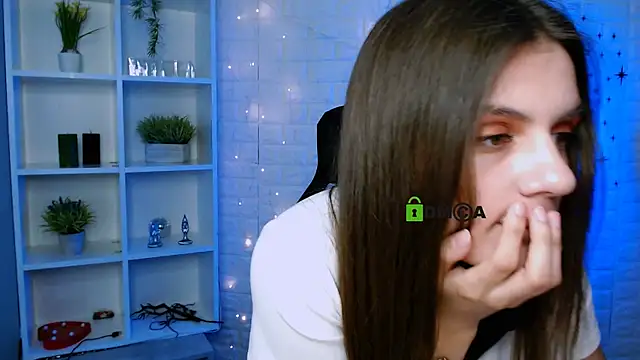 lisa_dark_ webcam