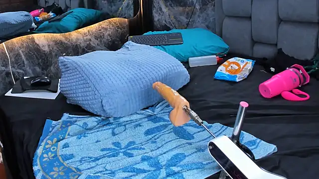 Couple_Gold69 live cam