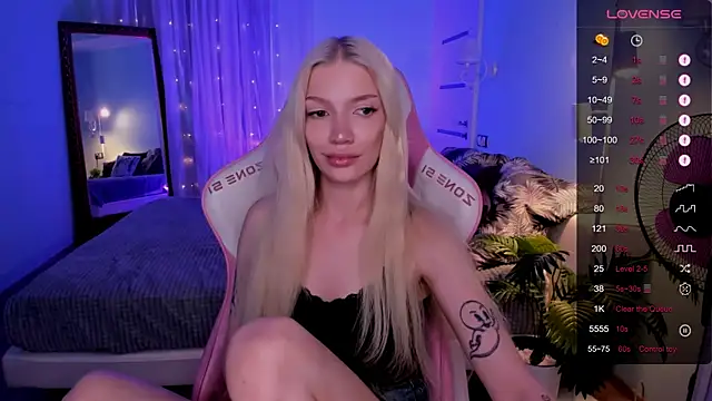 AnyaTaylor_ webcam