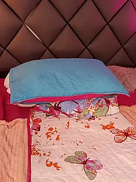 ELLA_KELLY webcam