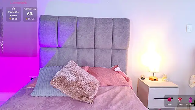 melanie_hills webcam