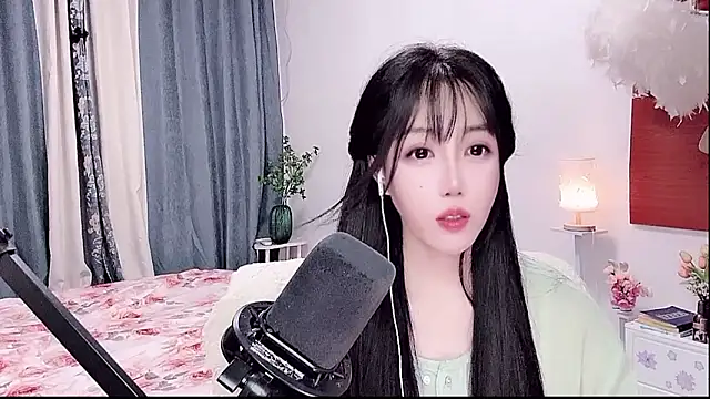 Laura_520 webcam