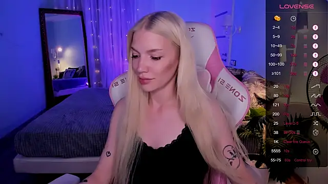 AnyaTaylor_ webcam