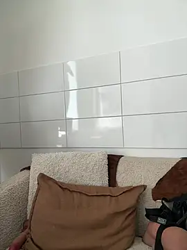 SkinnyLilly webcam