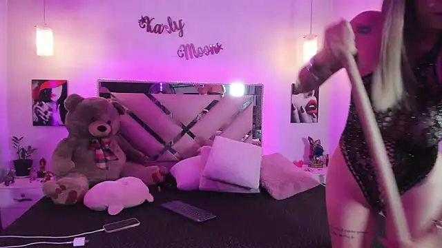 Karly_moon webcam