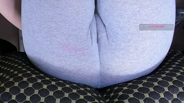 Cameltoe_squirt_inPants webcam