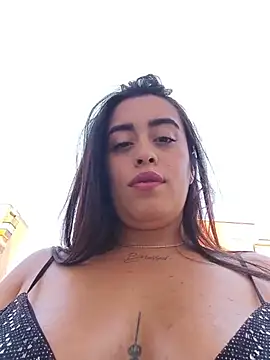 MissNyraSecret webcam