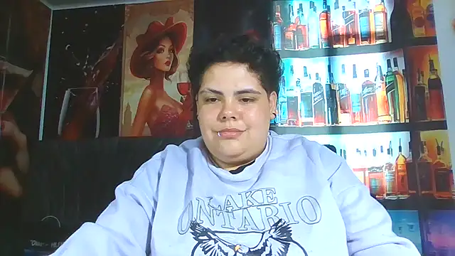 Hailey_Curvy webcam