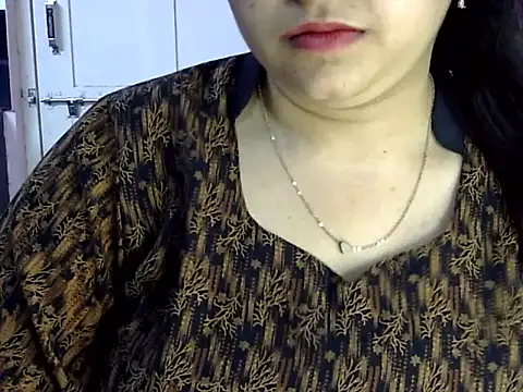 Cute_Aliyaa webcam