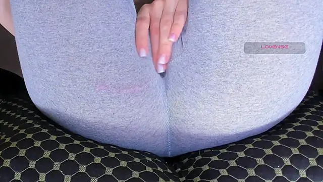 Cameltoe_squirt_inPants webcam