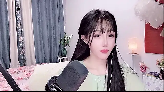 Laura_520 webcam