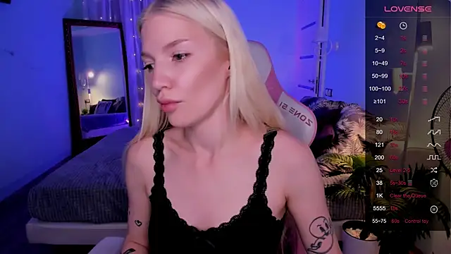 AnyaTaylor_ webcam