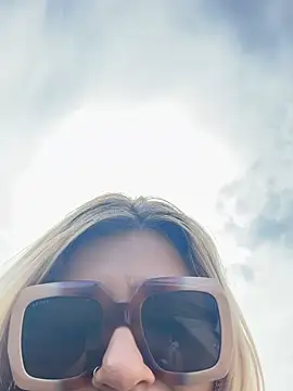 Lorehottie webcam