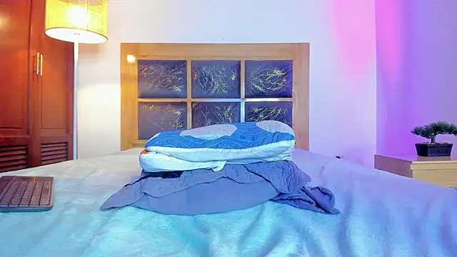 Zoe_sky1 webcam