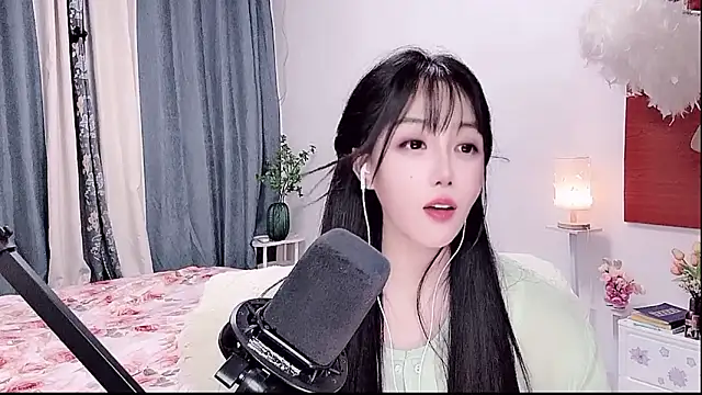 Laura_520 webcam