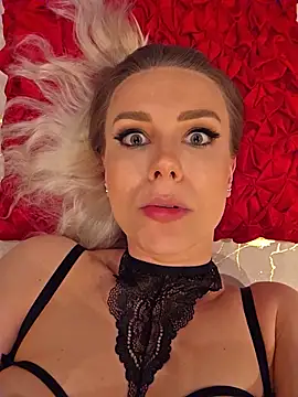 AureliaDoux webcam