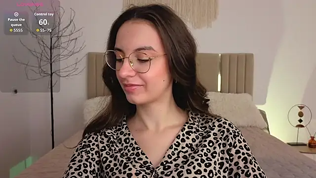 real_cutie1 - Real_cutie1's free webcam - UK Sex Cams