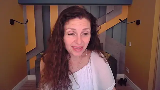 EllaLong webcam