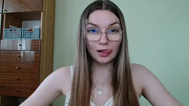LooveELLYx webcam