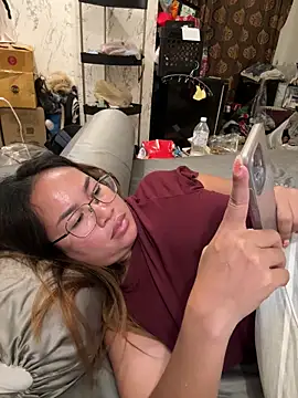 ponthip (F young) - Show my friend tits