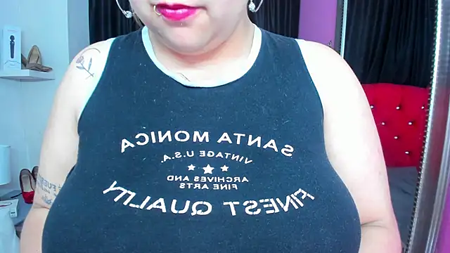 ScarletBigTitties webcam