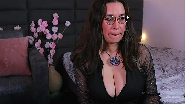 kathieandpovcock1 webcam
