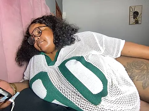 MissLola27 webcam