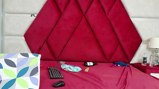 Kity_spiderr live sex cam