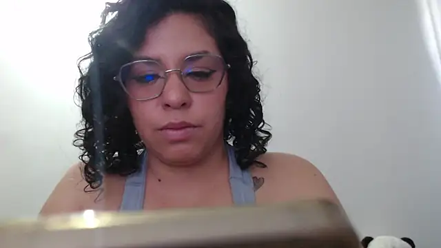 Anne_purple webcam
