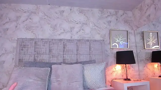 Luna18Pink webcam