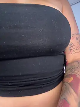 LucyMartelli webcam