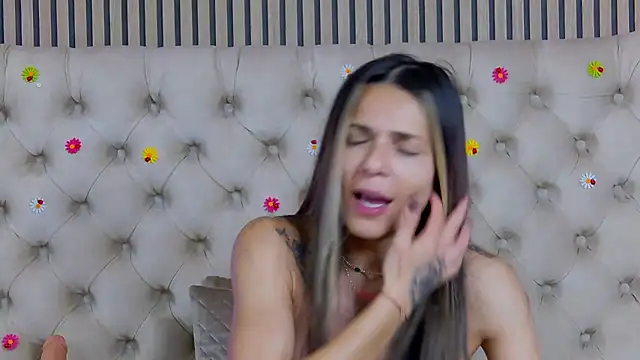 PlayfulShow webcam