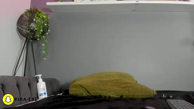 Kira_Exe_ webcam