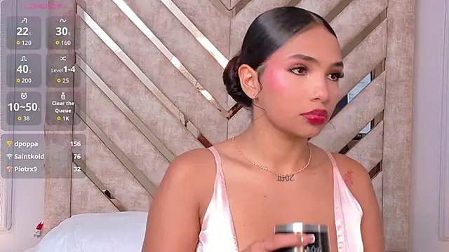 Scarlett-Banner webcam