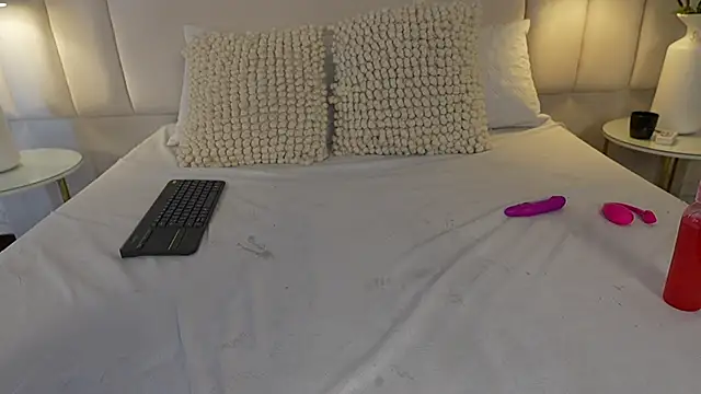 GabyJones_ webcam