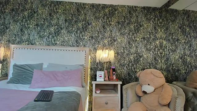 JazmiiMilf webcam