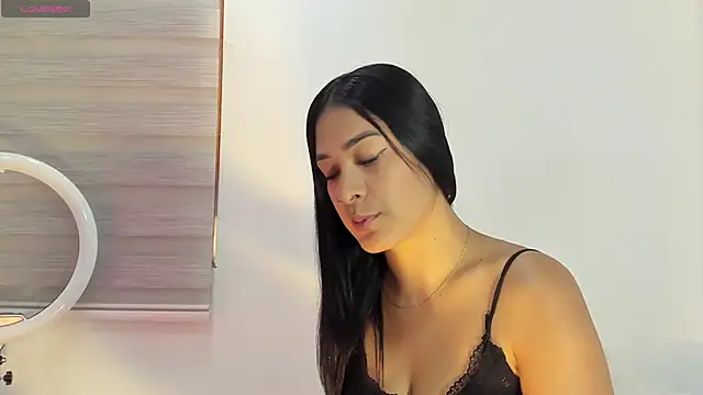 bella_hadid1_ webcam