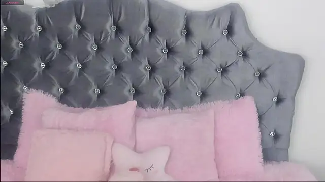 conny__curly webcam