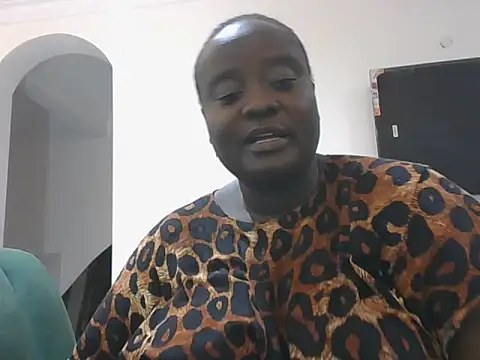 Sexytummygal webcam