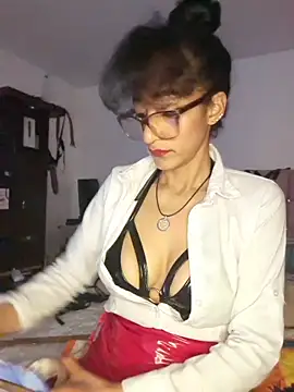 AmelieMartinez webcam