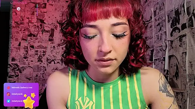 NickiYoung webcam