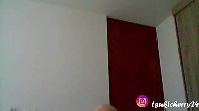 TsukiCherry webcam