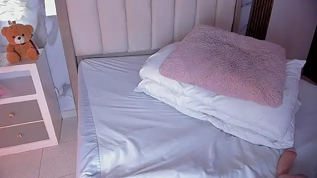LunaRosse_ webcam
