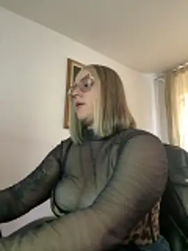CurvyLust_x webcam