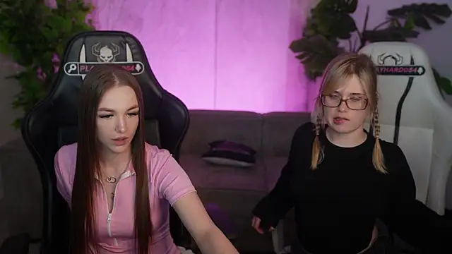 Ella_054 webcam