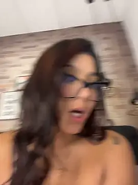 CherrySmirkXXX webcam