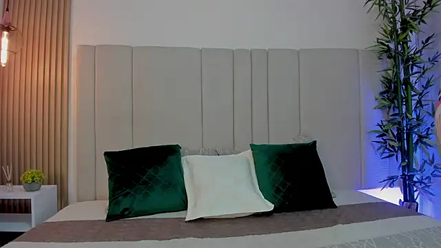 Victoria_Rosee webcam