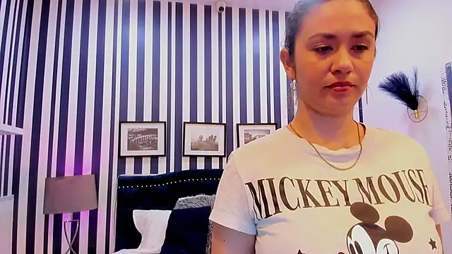 TherezaLarson webcam
