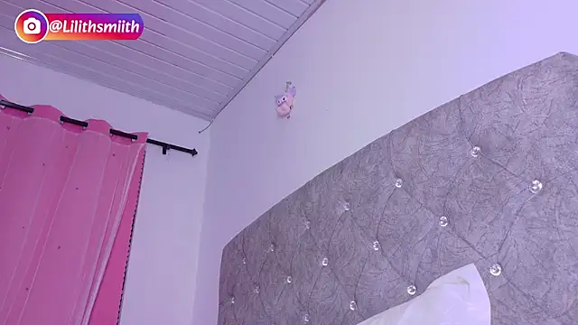 LilithSmiith webcam